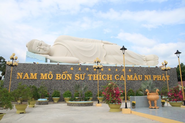 Chùm ảnh: Chùa Giác Ngộ tổ chức hành hương 10 chùa đầu xuân Quý Tỵ