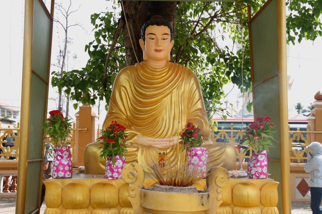 Chùm ảnh: Chùa Giác Ngộ tổ chức hành hương 10 chùa đầu xuân Quý Tỵ