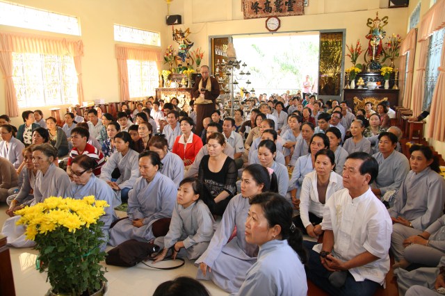 Chùm ảnh: Chùa Giác Ngộ tổ chức hành hương 10 chùa đầu xuân Quý Tỵ