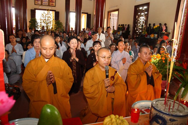 Chùm ảnh: Chùa Giác Ngộ tổ chức hành hương 10 chùa đầu xuân Quý Tỵ