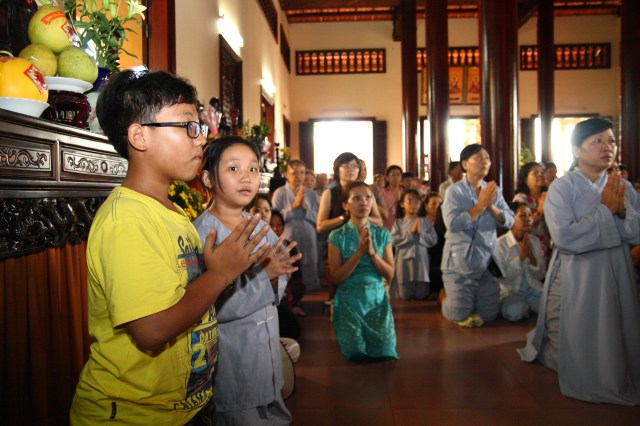 Chùm ảnh: Chùa Giác Ngộ tổ chức hành hương 10 chùa đầu xuân Quý Tỵ