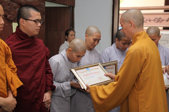 Học viện PGVN tại TP. HCM trao học bổng Thích Minh Châu