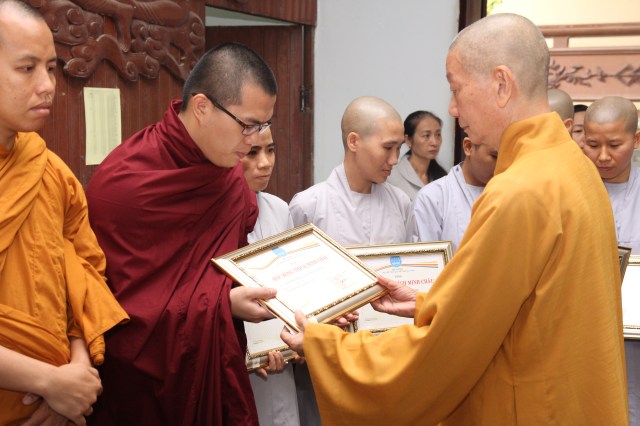 Học viện PGVN tại TP. HCM trao học bổng Thích Minh Châu