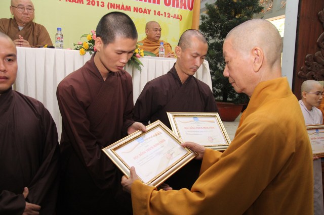 Học viện PGVN tại TP. HCM trao học bổng Thích Minh Châu