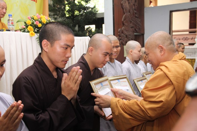 Học viện PGVN tại TP. HCM trao học bổng Thích Minh Châu