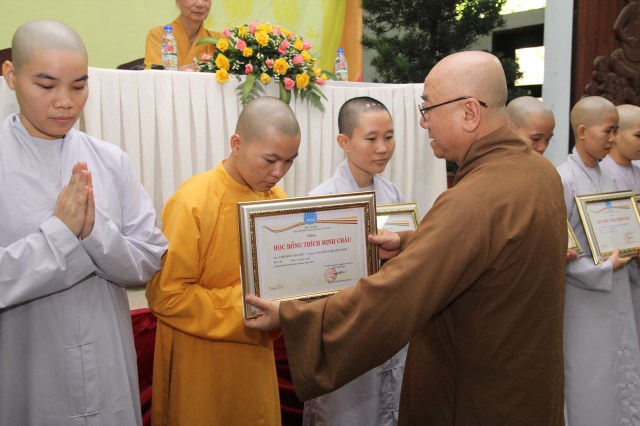 Học viện PGVN tại TP. HCM trao học bổng Thích Minh Châu