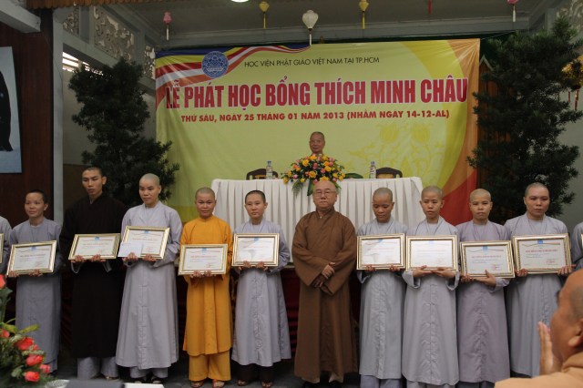 Học viện PGVN tại TP. HCM trao học bổng Thích Minh Châu