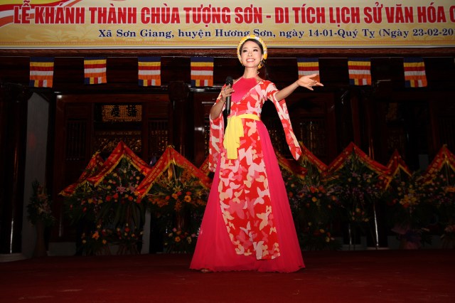 Hà Tĩnh: Ca nhạc mừng lễ khánh thành chùa Tượng Sơn