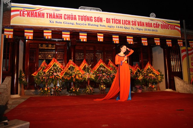 Hà Tĩnh: Ca nhạc mừng lễ khánh thành chùa Tượng Sơn