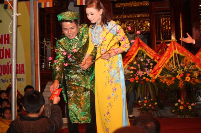 Hà Tĩnh: Ca nhạc mừng lễ khánh thành chùa Tượng Sơn
