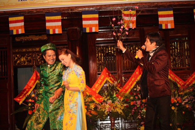 Hà Tĩnh: Ca nhạc mừng lễ khánh thành chùa Tượng Sơn
