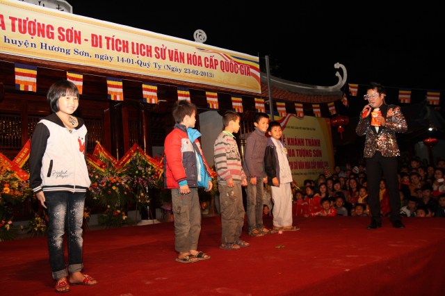 Hà Tĩnh: Ca nhạc mừng lễ khánh thành chùa Tượng Sơn