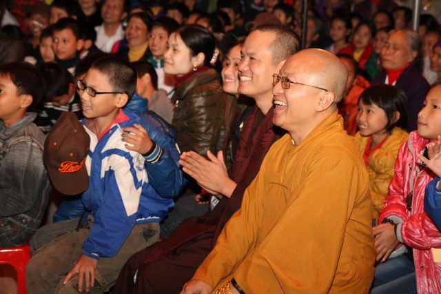 Hà Tĩnh: Ca nhạc mừng lễ khánh thành chùa Tượng Sơn