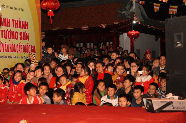Hà Tĩnh: Ca nhạc mừng lễ khánh thành chùa Tượng Sơn