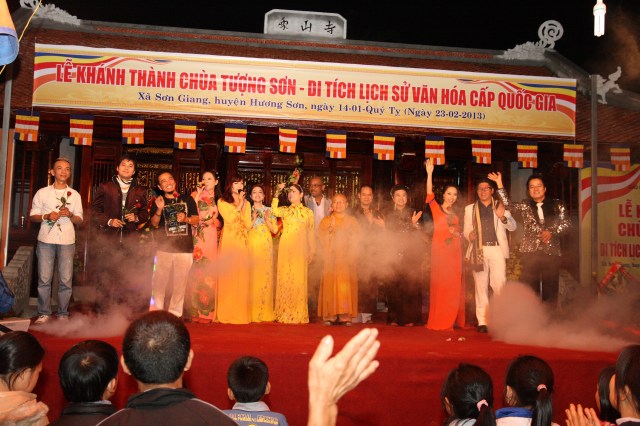 Hà Tĩnh: Ca nhạc mừng lễ khánh thành chùa Tượng Sơn