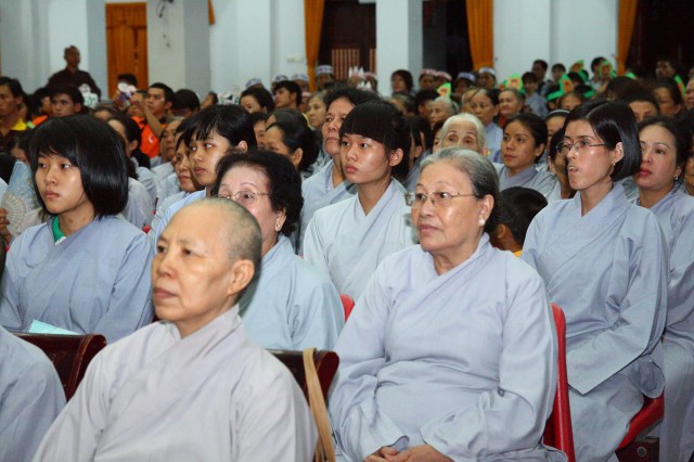 TP.HCM: Hàng ngàn người cùng tham dự chương trình “Giờ trái đất”