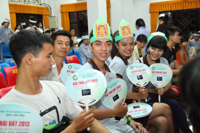 TP.HCM: Hàng ngàn người cùng tham dự chương trình “Giờ trái đất”