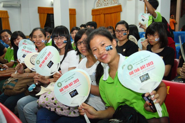 TP.HCM: Hàng ngàn người cùng tham dự chương trình “Giờ trái đất”
