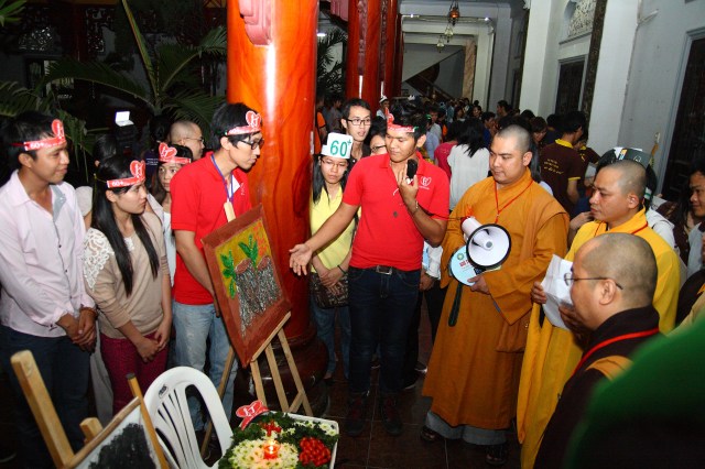 TP.HCM: Hàng ngàn người cùng tham dự chương trình “Giờ trái đất”