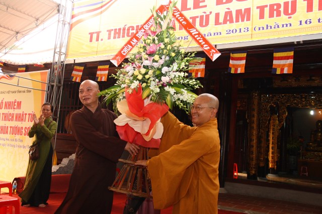 Hà Tĩnh: TT. Thích Nhật Từ chính thức nhận quyết định bổ nhiệm trụ trì chùa Tượng Sơn