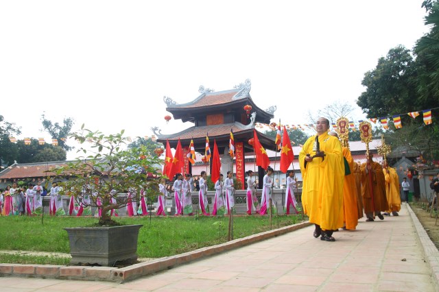 Hà Tĩnh: TT. Thích Nhật Từ chính thức nhận quyết định bổ nhiệm trụ trì chùa Tượng Sơn
