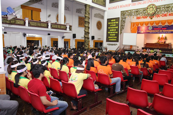 TP.HCM: Hàng ngàn người cùng tham dự chương trình “Giờ trái đất”