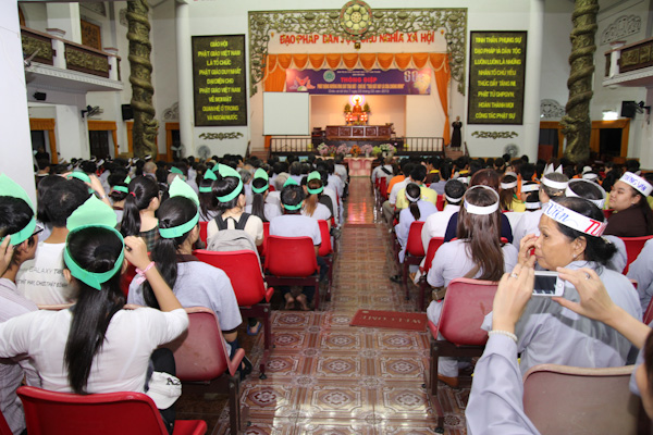 TP.HCM: Hàng ngàn người cùng tham dự chương trình “Giờ trái đất”