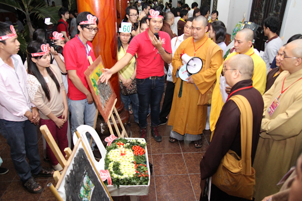 TP.HCM: Hàng ngàn người cùng tham dự chương trình “Giờ trái đất”