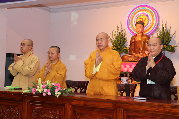 TP.HCM: Hàng ngàn người cùng tham dự chương trình “Giờ trái đất”