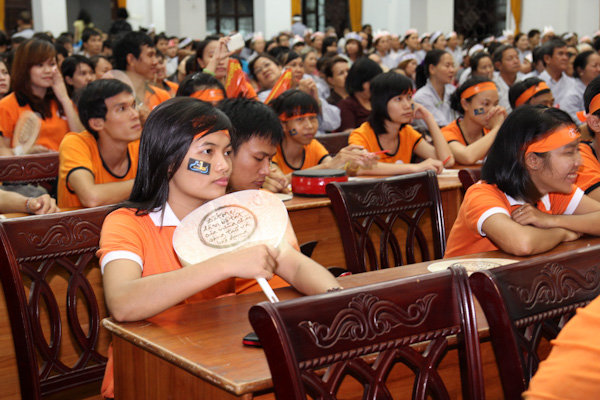 TP.HCM: Hàng ngàn người cùng tham dự chương trình “Giờ trái đất”
