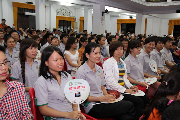 TP.HCM: Hàng ngàn người cùng tham dự chương trình “Giờ trái đất”