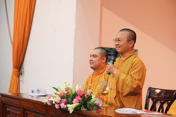 TP.HCM: Hàng ngàn người cùng tham dự chương trình “Giờ trái đất”