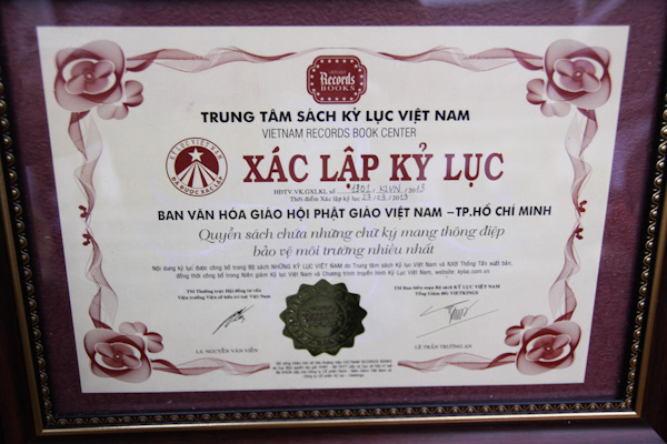 TP.HCM: Hàng ngàn người cùng tham dự chương trình “Giờ trái đất”
