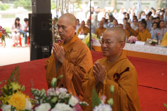 Hà Tĩnh: TT. Thích Nhật Từ chính thức nhận quyết định bổ nhiệm trụ trì chùa Tượng Sơn