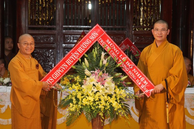 Hà Tĩnh: TT. Thích Nhật Từ chính thức nhận quyết định bổ nhiệm trụ trì chùa Tượng Sơn