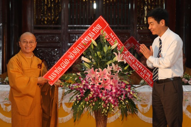 Hà Tĩnh: TT. Thích Nhật Từ chính thức nhận quyết định bổ nhiệm trụ trì chùa Tượng Sơn
