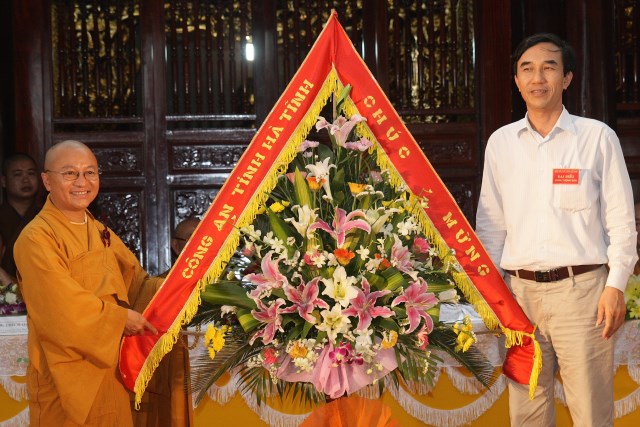 Hà Tĩnh: TT. Thích Nhật Từ chính thức nhận quyết định bổ nhiệm trụ trì chùa Tượng Sơn