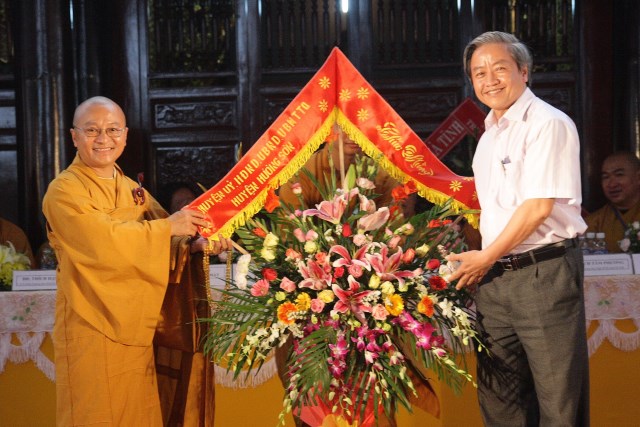 Hà Tĩnh: TT. Thích Nhật Từ chính thức nhận quyết định bổ nhiệm trụ trì chùa Tượng Sơn