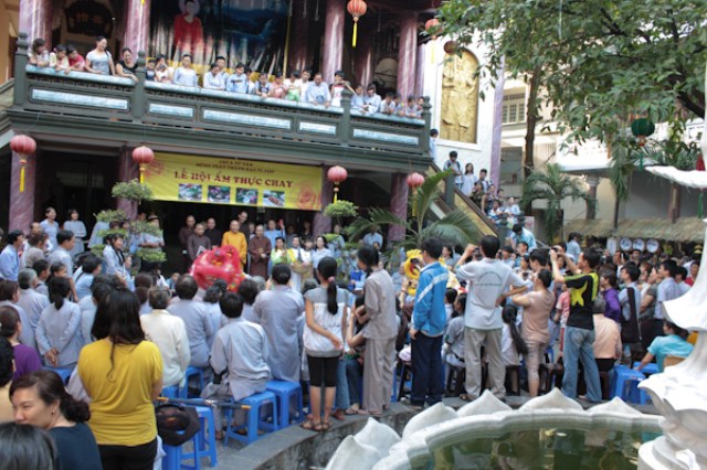 TP.HCM: Chùa Từ Tân tổ chức Lễ Phật Thành Đạo