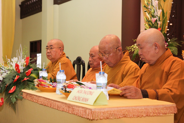 TP.HCM: Phật giáo Q. Tân Bình tổng kết Phật sự &amp; trao giáo chỉ tấn phong