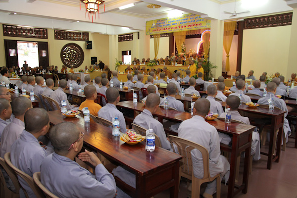 TP.HCM: Phật giáo Q. Tân Bình tổng kết Phật sự &amp; trao giáo chỉ tấn phong