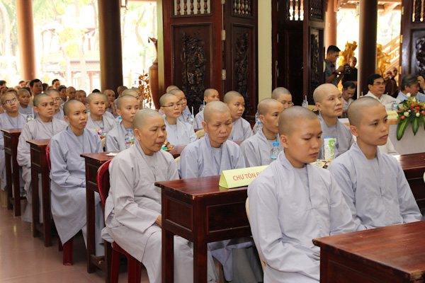 TP.HCM: Phật giáo Q. Tân Bình tổng kết Phật sự &amp; trao giáo chỉ tấn phong