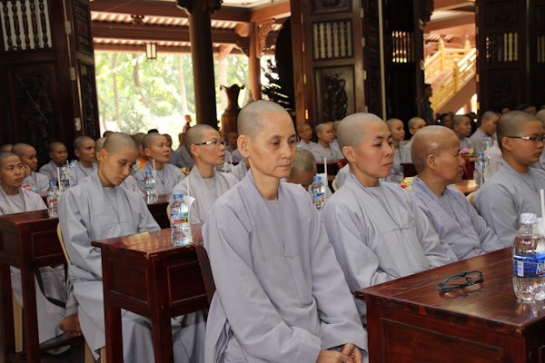 TP.HCM: Phật giáo Q. Tân Bình tổng kết Phật sự &amp; trao giáo chỉ tấn phong