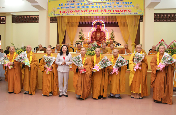 TP.HCM: Phật giáo Q. Tân Bình tổng kết Phật sự &amp; trao giáo chỉ tấn phong