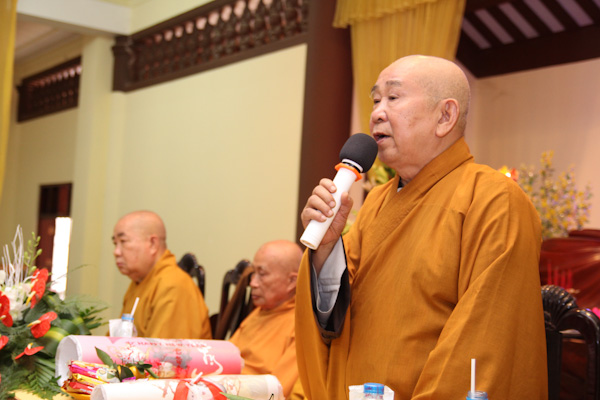 TP.HCM: Phật giáo Q. Tân Bình tổng kết Phật sự &amp; trao giáo chỉ tấn phong