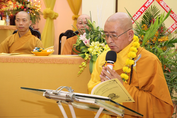 TP.HCM: Phật giáo Q. Tân Bình tổng kết Phật sự &amp; trao giáo chỉ tấn phong