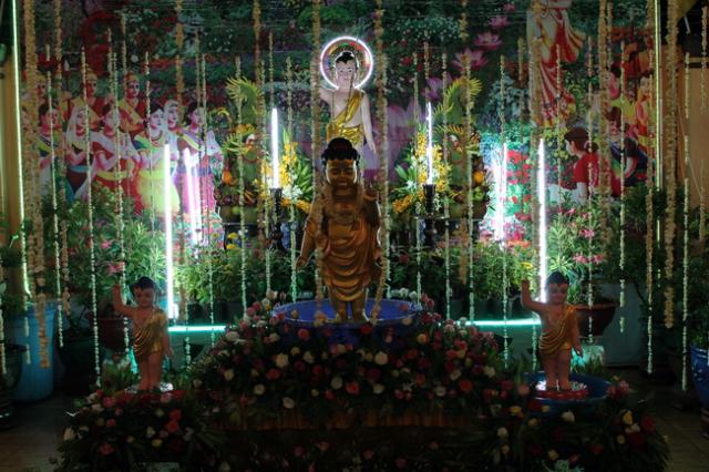TP. HCM: “Lễ Tắm Phật” tại chùa Long Vĩnh