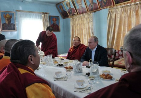 Putin lên chùa