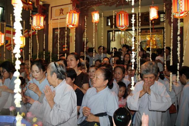 TP. HCM: “Lễ Tắm Phật” tại chùa Long Vĩnh