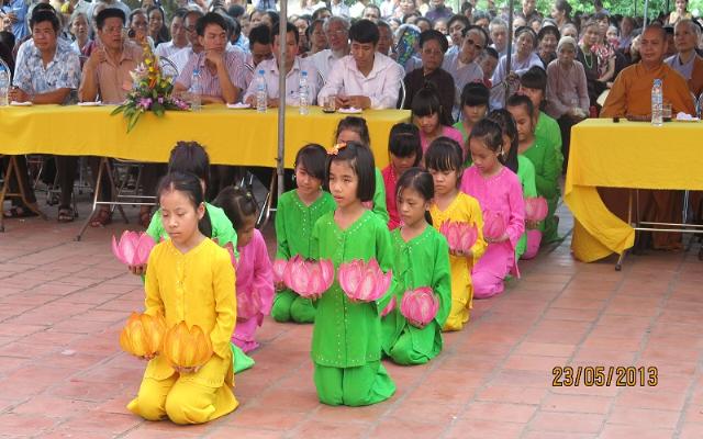 Hà Nôi-Lễ Phật đản chùa Báo Ân
